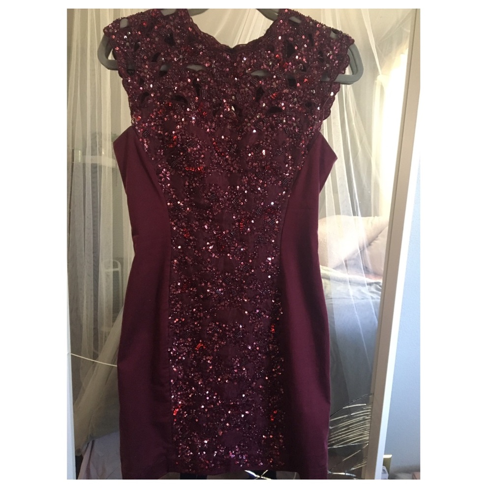 Dress - Picture 4 of 4